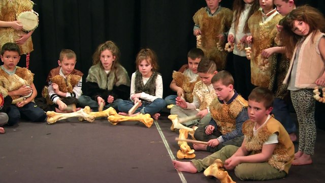Camion des mots - Classe de CE2 Groupe 2 École primaire de Courtenay (45)