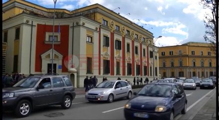 Sheshi “Skenderbej”, shembet godina trekatëshe te Teatri i Operas- Ora News