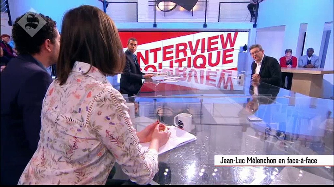 Mélenchon s'énerve après un journaliste du "Supplément" qui appelle les terroristes de Daech "les combattants"