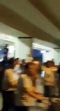 People abusing Pakistani Cricket team at lahore airport for their shameful performance in WCT20