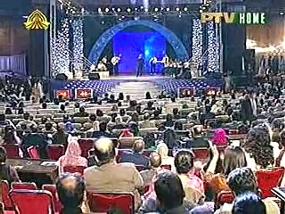 Rahat Fatah Ali Live Show Song Tere Mast Mast On PTV