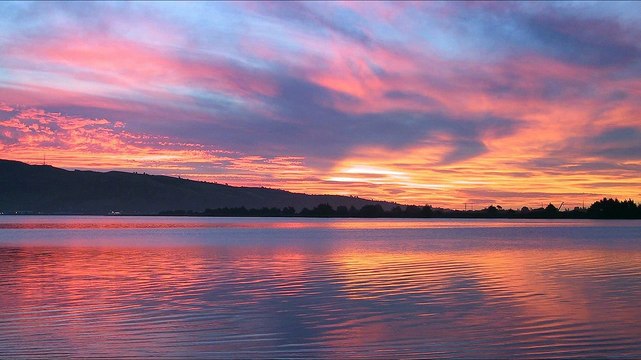 Relaxing sounds of nature /Sounds of gentle sea waves