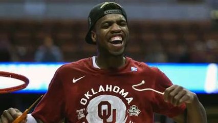Buddy Hield leads Oklahoma into Final Four