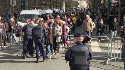 Messe de Pâques sous surveillance à Notre-Dame de Paris