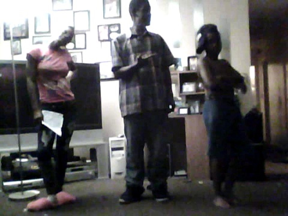RAP BATTLE # 1 ! PINKY VS D-EAZY