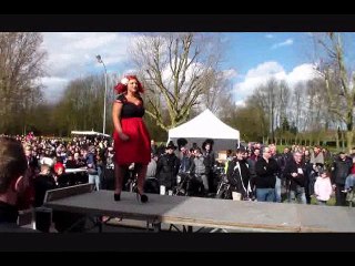 defilé pin-up fete de la moto a carvin 2016