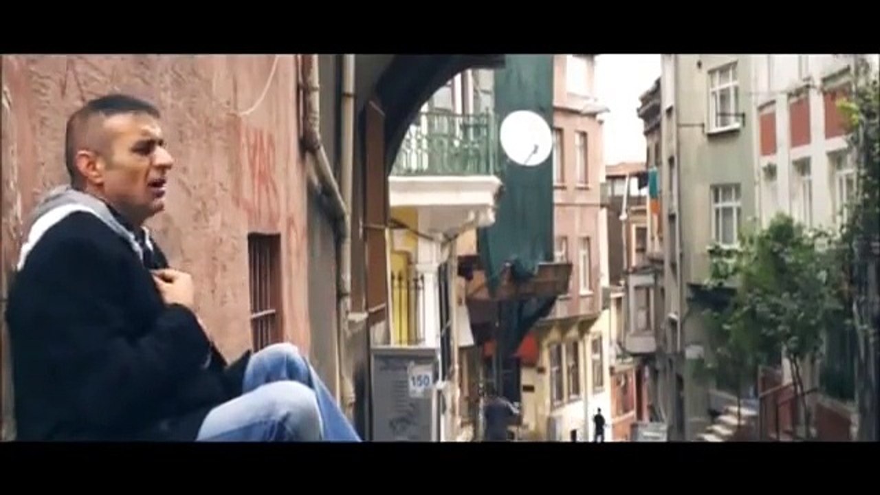 Eyüphan İnsan Bitmiş (2013 Orjinal Klip)