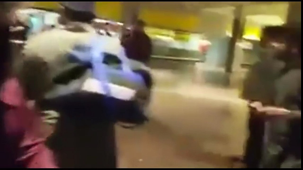 Junaid Jamshed beaten At Islamabad Airport by Some Mullah