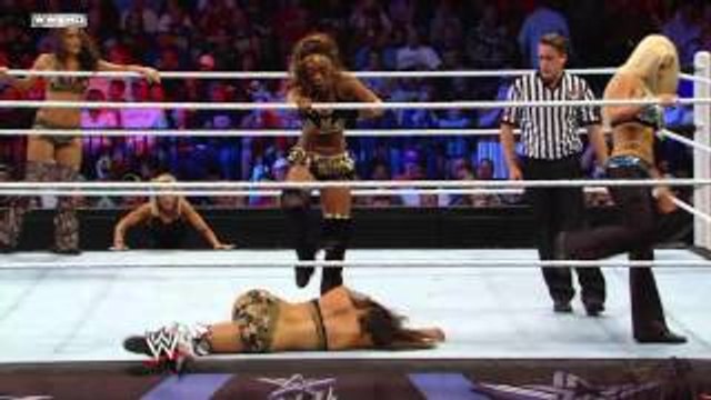 720pHD WWE Superstars 2010 The Bella Twins vs Alicia Fox & Jillian Hall