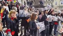 Bruxelles lhommage aux victimes perturbé par des militants dextrême droite