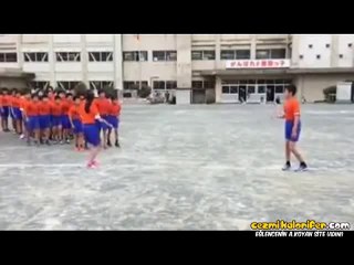 Konvoy Şeklinde İp Atlayan Japonlar