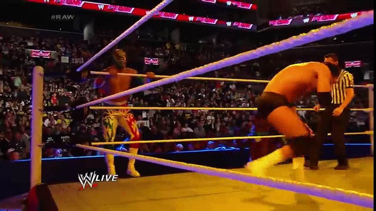 Sin Cara with Scooby-Doo by his side battles Damien Sandow: Raw, March 24, 2014  Scooby Doo
