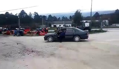 Tuga mostra como se saca as verdadeiras roscas num carro de tracção frontal!