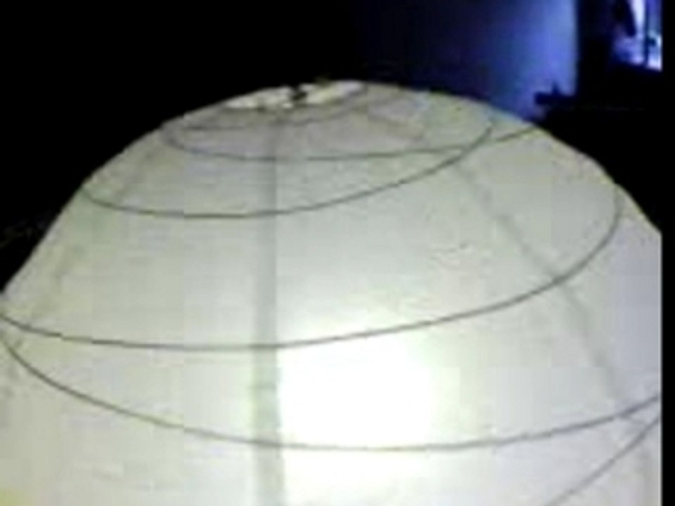 Merde y'a un ovni dans l'open-space