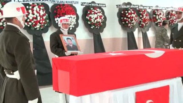 Mardin Şehit Uzman Çavuş İbrahim Etiz'in Cenazesi Törenle Memleketine Uğurlandı-2