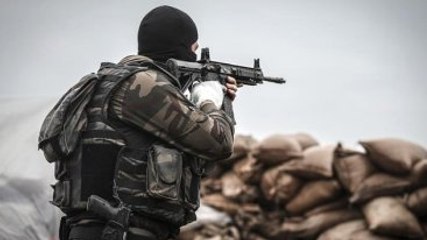 Yüksekova'da Gece Görüş Dürbünleri ve Lav Silahı Ele Geçirildi!