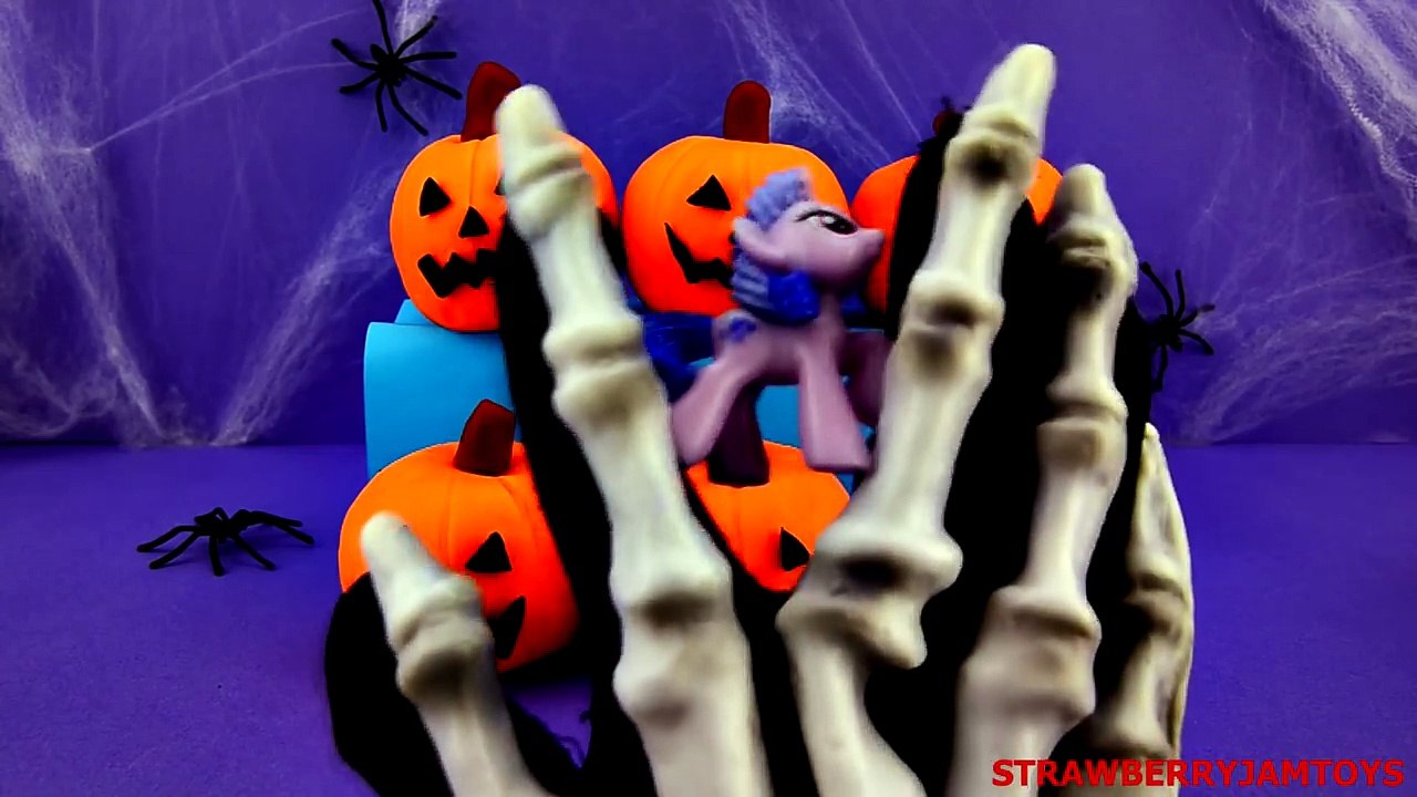 Halloween Play Doh Shopkins Spongebob MLP TMNT Super Mario Spooky Surprise Eggs StrawberryJamToys