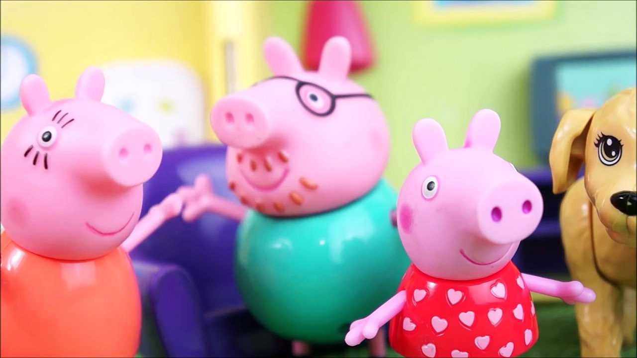 PIG GEORGE DA FAMÍLIA PEPPA PIG LEVANDO O CACHORRO PRA PASSEAR NO PARQUE! COMPLETO EM POR