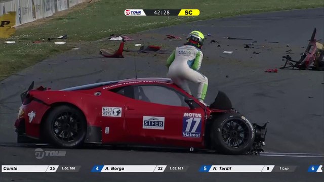 Accident impressionnant pendant le GT Tour 2016 (Nogaro) - Crash de Sacha Bottemanne