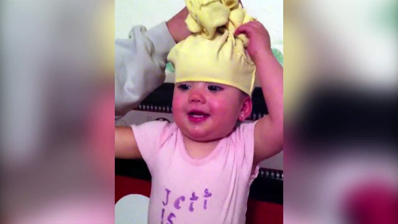 Quand le t-shirt de bébé est trop serré... ahaha