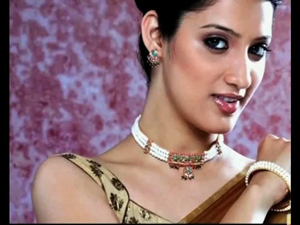 Buy Combo jewellery online |  fashion and designer jewellery | Zipker.com