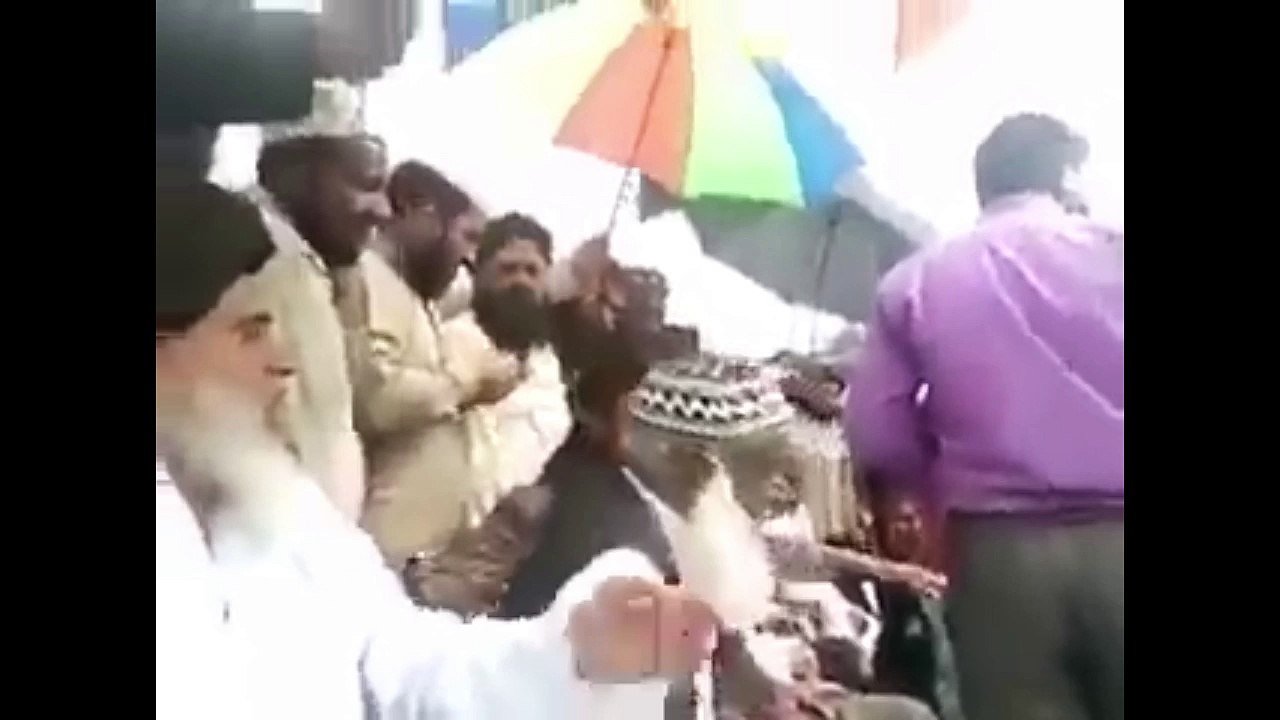 Mumtaz Qadri Protest - Abusive Words by Khadam Hussain Rizvi