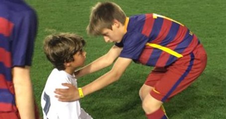 Barcelona'nın Gençleri Galibiyeti Kutlamak Yerine Rakibi Teselli Etti