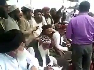 Molana Khadim Rizvi & Afzal Qadri Neo News K Numainday ko Bazari Galiyan Detay Hue
