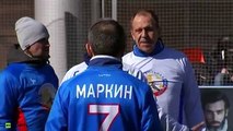 Goal! Sergueï Lavrov prouve sa classe dans le football