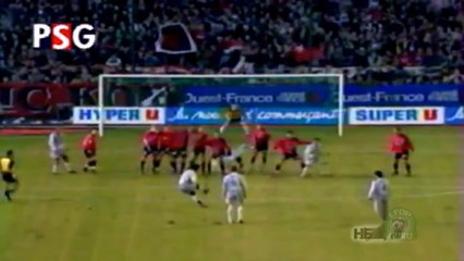 Мировой футбол - голы с невероятной траекторией