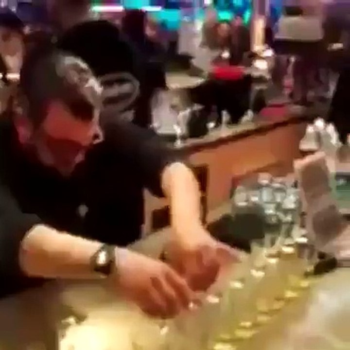 ساقي ماهر جداا