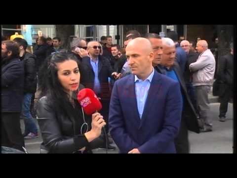 Deputeti Zeneli: Policia tërheq zvarrë qytetarët, e papranueshme- Ora News- Lajmi i fundit-