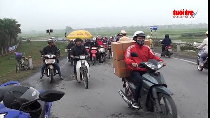 Di dời tàu mắc kẹt dưới gầm cầu An Thái ra ngoài