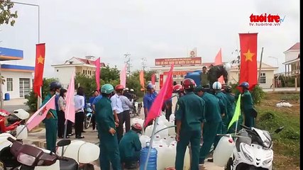 Thanh niên Tiền Giang giúp dân ứng phó với nước mặn