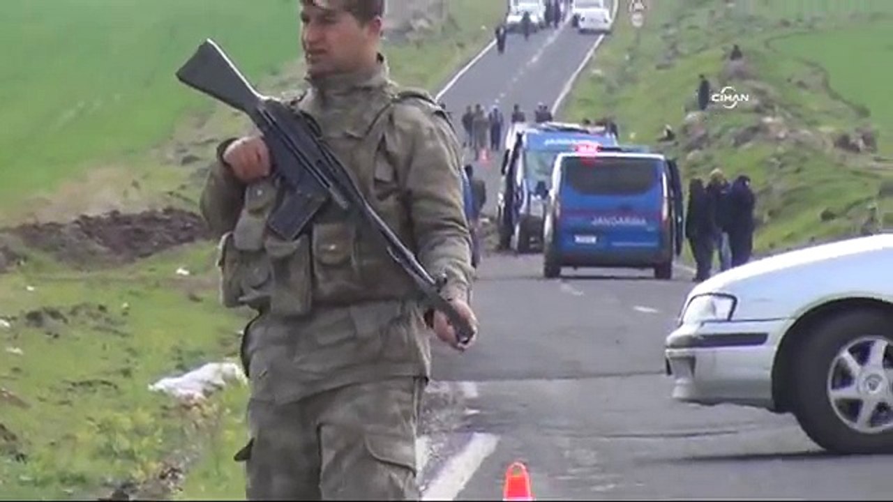 Siverek'te askeri aracın geçişi sırasındaki patlama