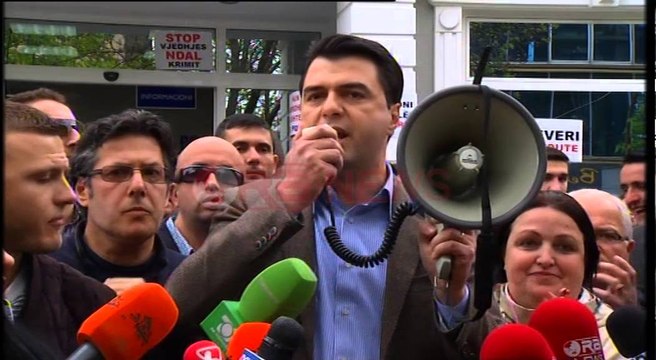 Basha: S’lejojmë ta kthejnë Shqipërinë në kopshtin e sundimit të oligarkëve- Ora News