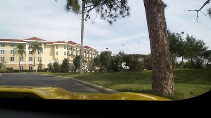 Vai um GPS aí? Piloto erra curva e sai do autódromo