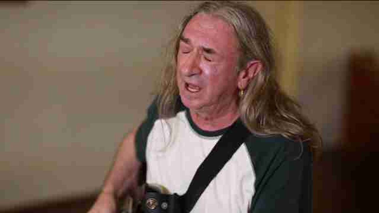 Rosendo lleva su rock a Australia en homenaje al monje Rosendo Salvado