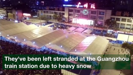 Aerial footage shows China station crowds - BBC News