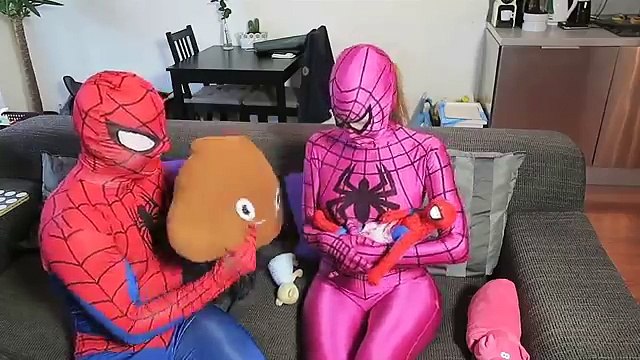 SPIDERMAN-PINK-SPIDERGIRL SPIDERBABY -Funny-Superhero-Parents-Movie-in-Real-Life