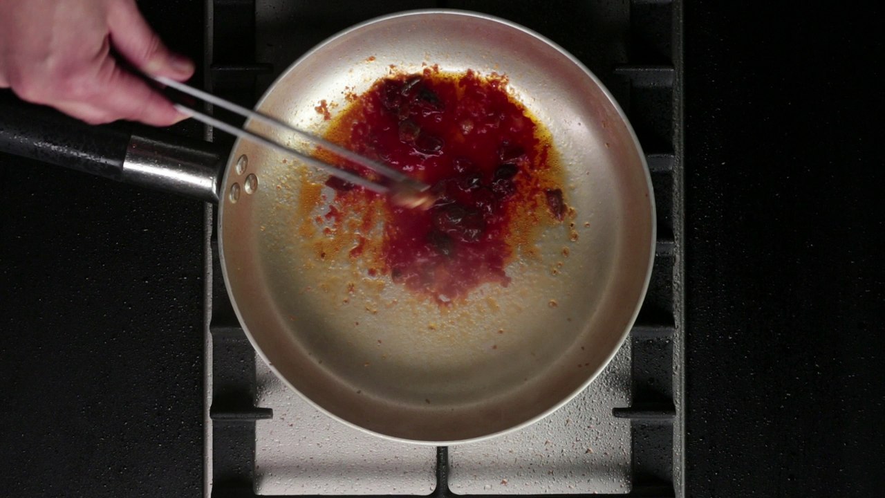 How to Make Spaghetti with Anchovies