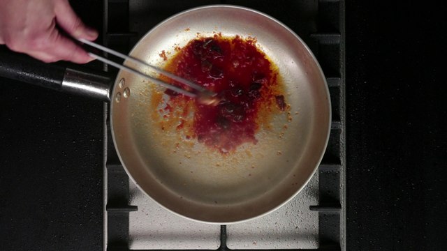 How to Make Spaghetti with Anchovies