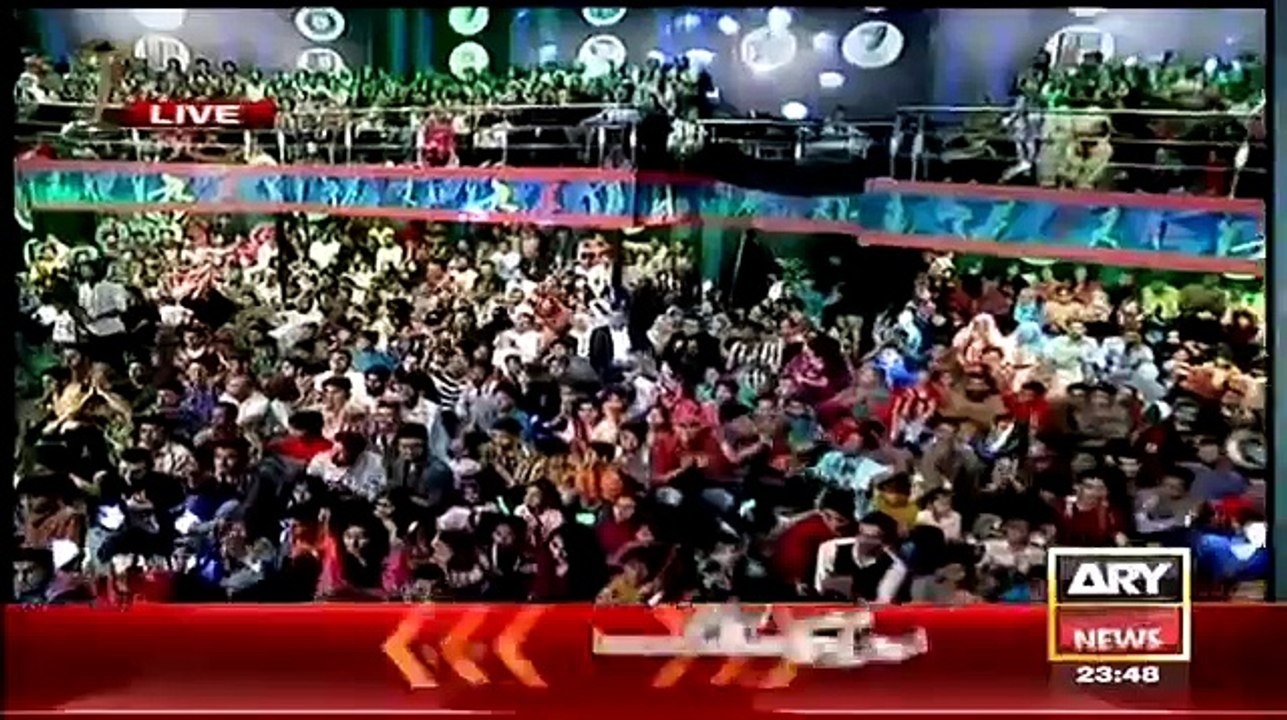 Shahid Afridi Signs Mauka Mauka For Indian fans