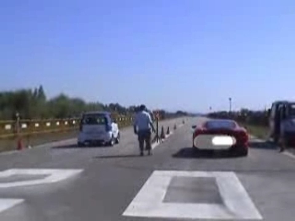 Smart_VS_Ferrari