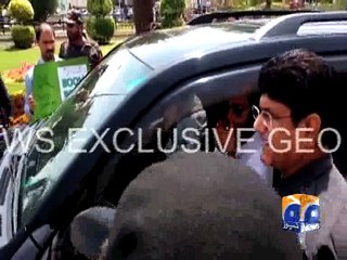 Shahid Afridi arrives in Karachi after World T20 elimination -28 March 2016