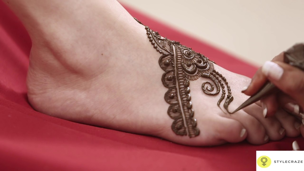 Creative Band Style FOOT MEHNDI DESIGNS 2016