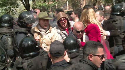 Protesta te liqeni, 13 të arrestuar - Top Channel Albania - News - Lajme