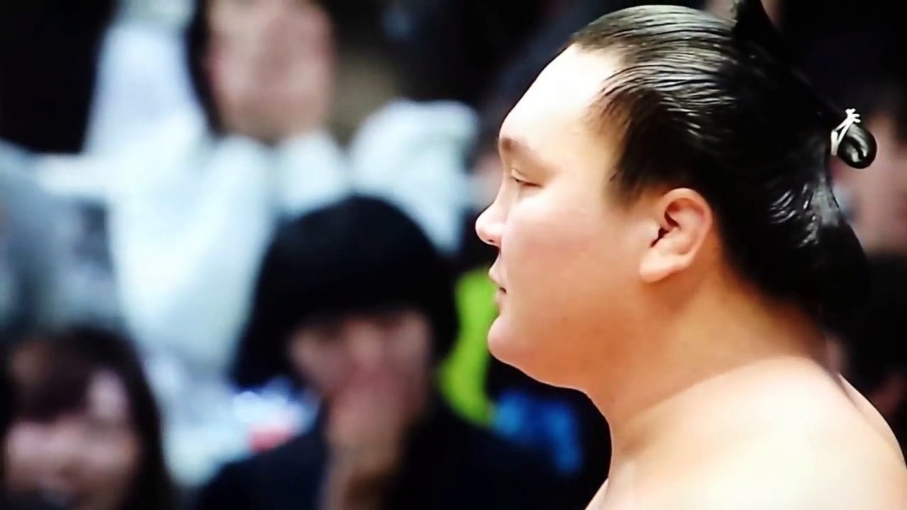 大相撲春場所千秋楽 大ﾌﾞｰｲﾝｸﾞのV36白鵬優勝... 16.3.27...