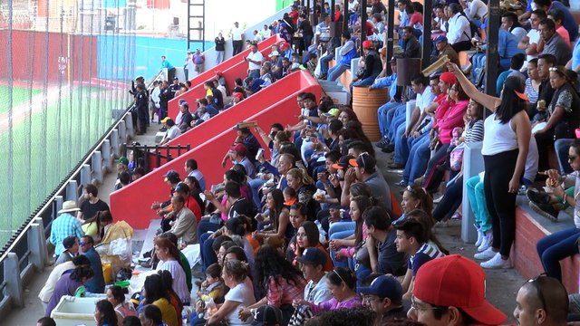 Gigantes campeón del la Liga Municipal de Béisbol Guanajuato Alfonso Capitán Aldana 2016