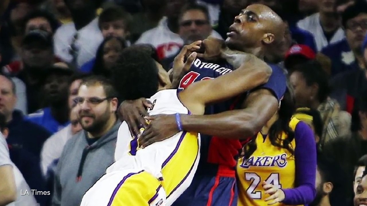 Lakers Nick Young Elbows Pistons Anthony Tolliver In The Throat